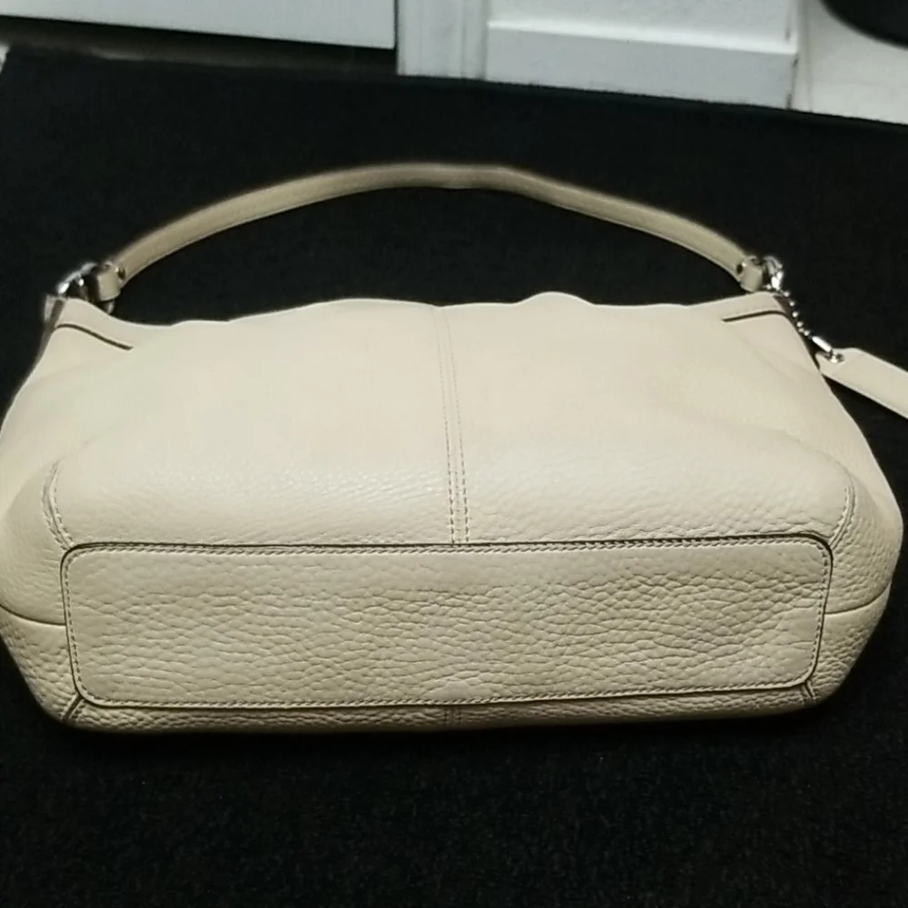 COACH Purse Pebbled Leather Hobo Bag Soho pleated